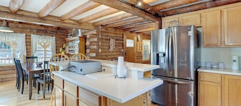 Hike, Fish & Boat Nearby! Bloomington Family Cabin