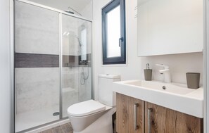Shower - 2 bedroom stunning (sta)caravan in Vabriga (Vabriga)