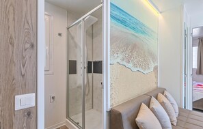 Shower - 3 bedroom stunning (sta)caravan in Vabriga (Vabriga)