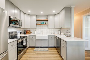 Fridge, microwave, stovetop, dishwasher - Walk to Everything! Ocean City Gem w/ Pool Access (Ocean City)
