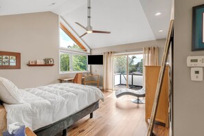 3 bedrooms, desk, iron/ironing board, Internet - Hot Tub Soaks & Foodie Strolls! Berkeley Area Base (Denver)