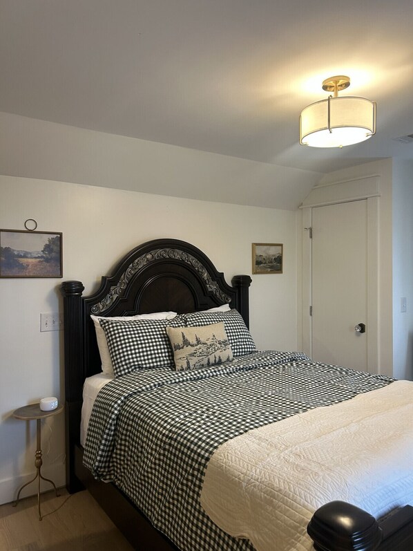 Room - The Alma Mae Room at The Ball Ground House (Ball Ground)