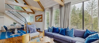 Dog-OK, updated home with WiFi, Sauna, game room - close to lakes & hiking