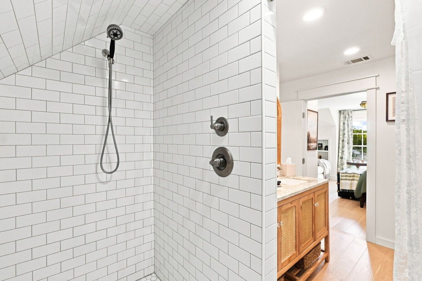 Hair dryer, towels