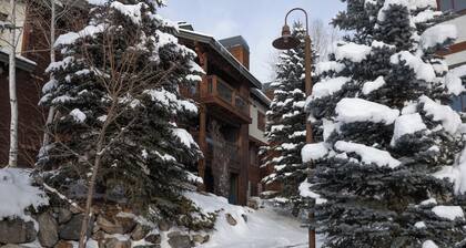 Top-Floor Condo | Hot Tub | Near Town & Slopes