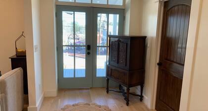 The Ruby Lee Room at The Ball Ground House