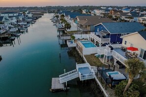 Pool - Waterfront house w/dock, hot tub, washer/dryer & close to beach (North Myrtle Beach)