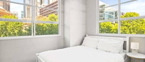 3 عدّة غرف نوم ومكتب ومكواة/لوح كي وواي فاي