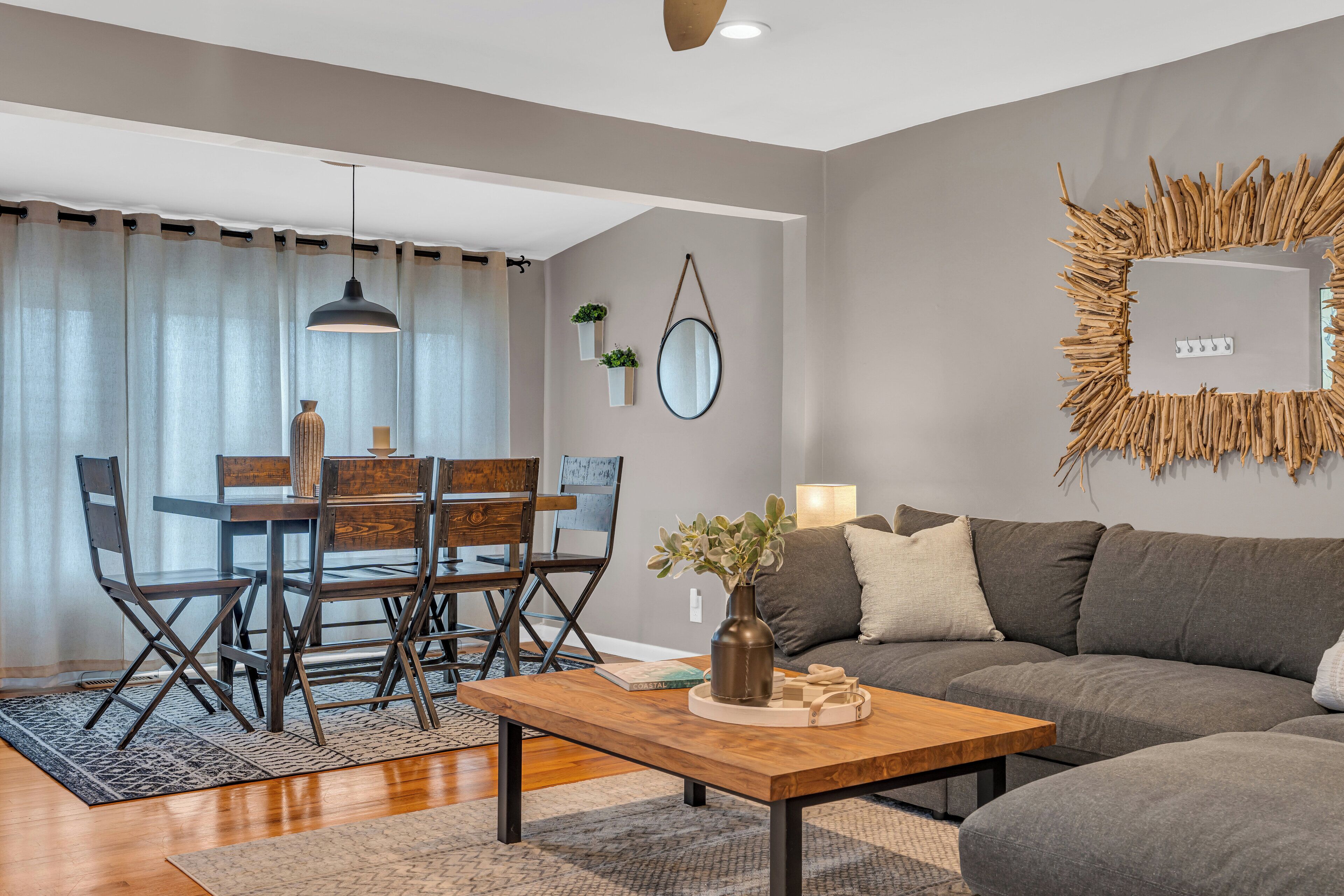 Smart TV, futbolito, libros