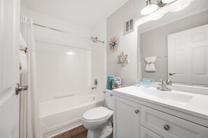 Shower, towels - Waterfront Condo with Pool and Short Walk to Beach (Ocean City)