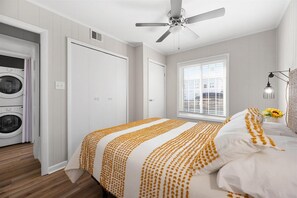 3 chambres, fer et planche à repasser, Wi-Fi, draps fournis