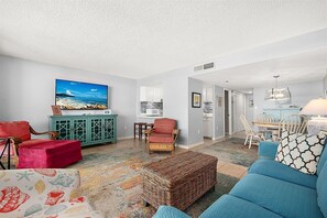 TV, DVD player - Beachfront Condo with Great Space and Outdoor Pool (Ocean City)