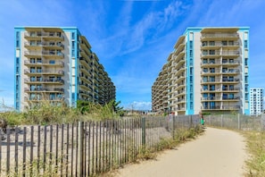 Exterior - Two Bedroom Beachfront Condo with Great Amenities (Ocean City)