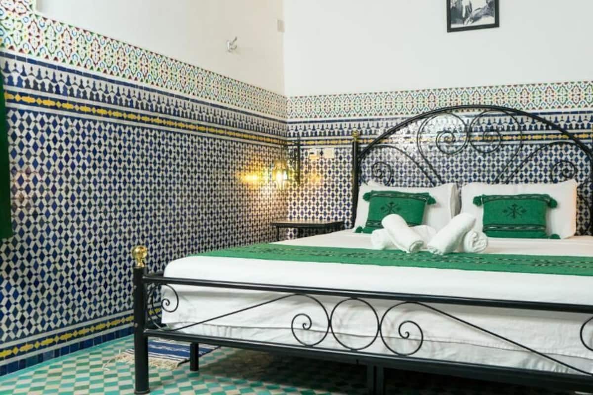 Elite Triple Room | In-room safe, desk, laptop workspace, soundproofing