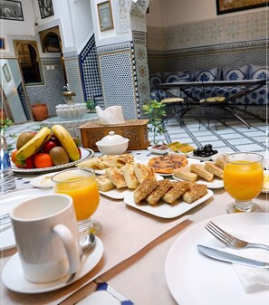 Free daily continental breakfast
