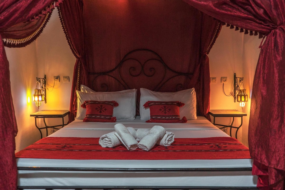 Family Suite, Balcony | In-room safe, desk, laptop workspace, soundproofing