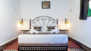 Comfort Triple Room | In-room safe, desk, laptop workspace, soundproofing