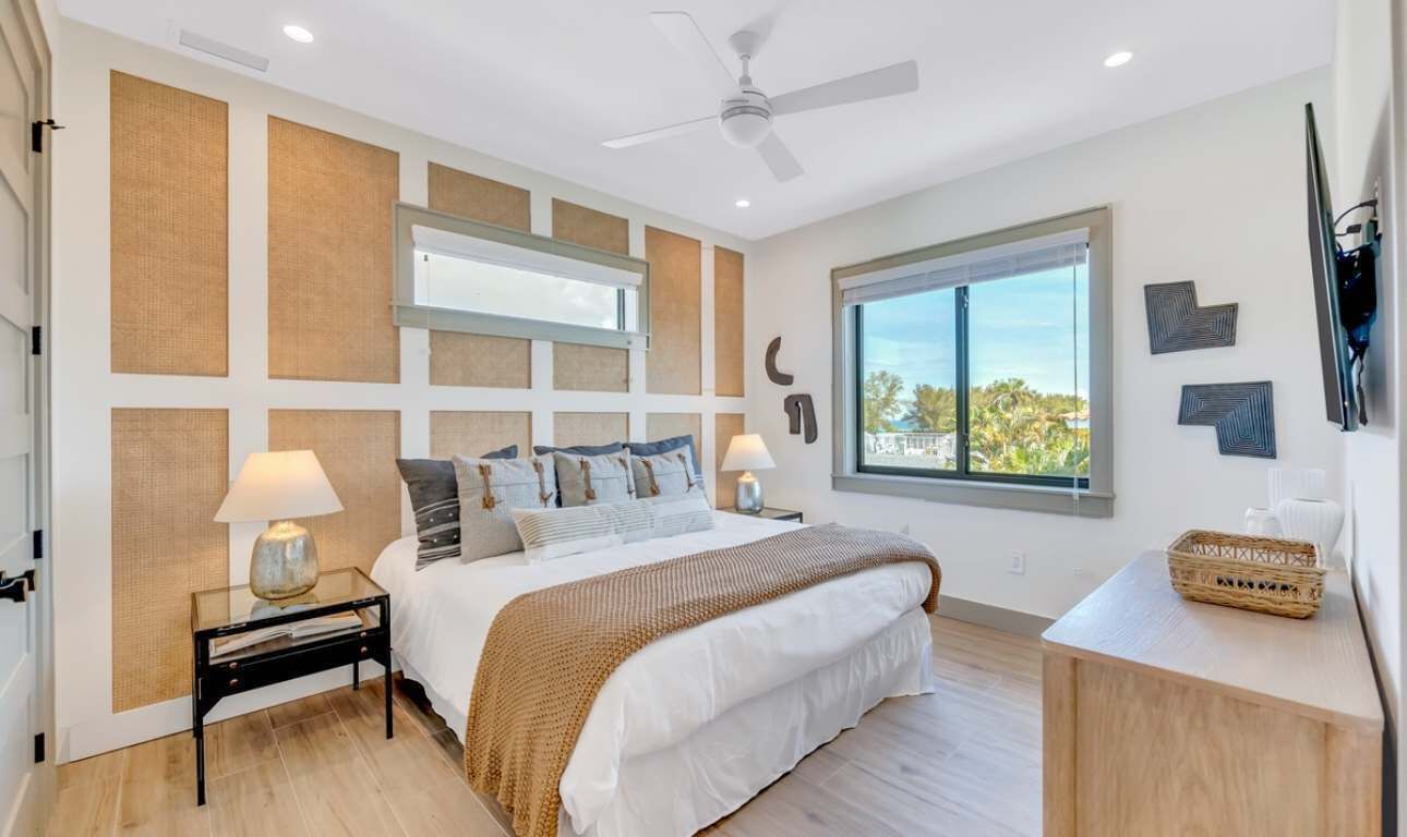 9 bedrooms, iron/ironing board, WiFi, bed sheets