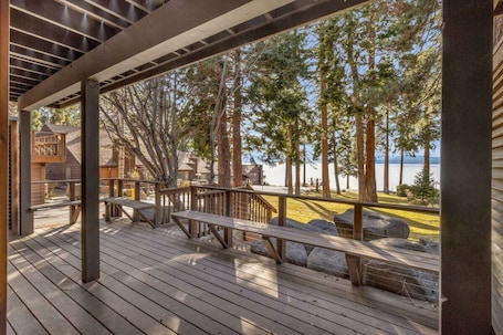 テラス / パティオ. King's Beach condo with stunning views!