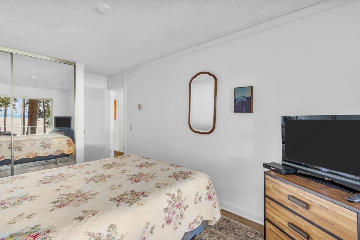 4 bedrooms, iron/ironing board, travel cot, free WiFi