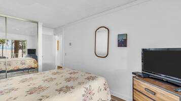 4 bedrooms, iron/ironing board, travel cot, free WiFi