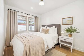 Bügeleisen/Bügelbrett, Internetzugang, Bettwäsche