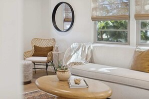 TV - Casa Yano Apartment 3 - Coastal Comfort (Santa Barbara)