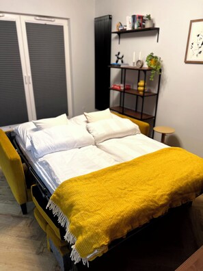 1 bedroom, iron/ironing board, WiFi, bed sheets - Quiet, central apartment with garden & Netflix in Lodz | PenQ Apartments (Łódź)