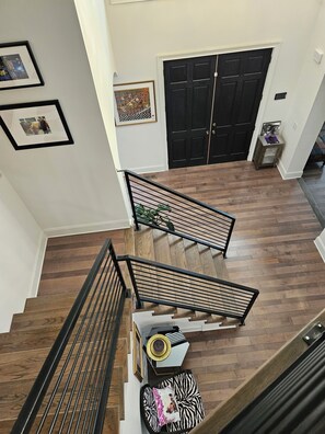 Interior - Spaciously inviting 8-bedroom w/en suites,  2 kitchens, fitness room, theater (Atlanta)