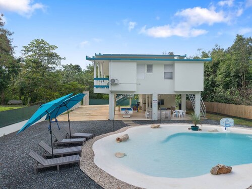 Private Family House with Pool Near Joyuda Seafood Route, Beaches, and Shopping