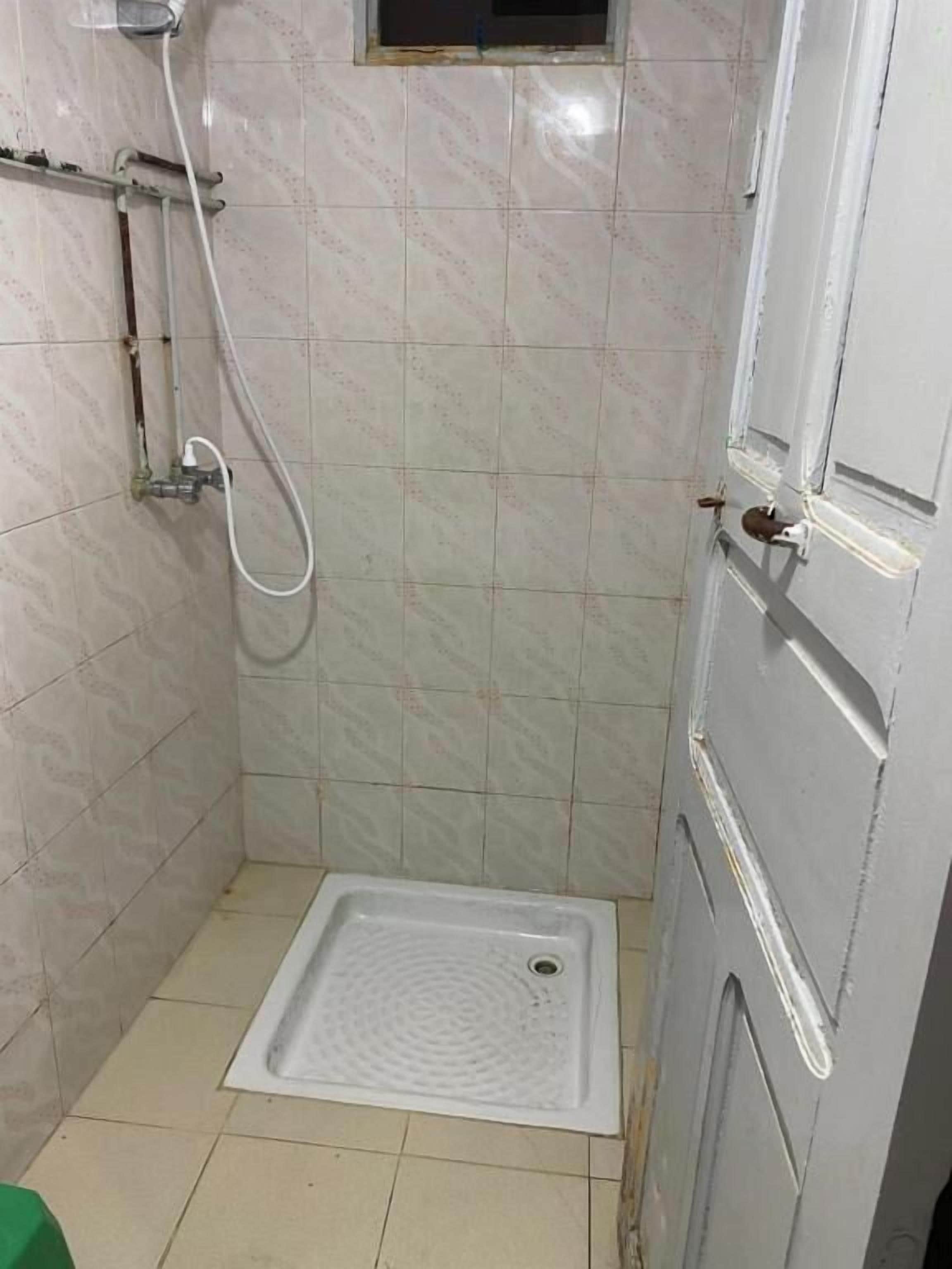 Bañera y ducha independientes