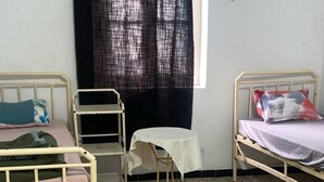 基本雙床房, 城市景 | 遮光窗簾/窗簾、免費 Wi-Fi、床單