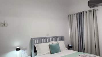 Chambre Standard | Couette en duvet d'oie, surmatelas, rideaux occultants