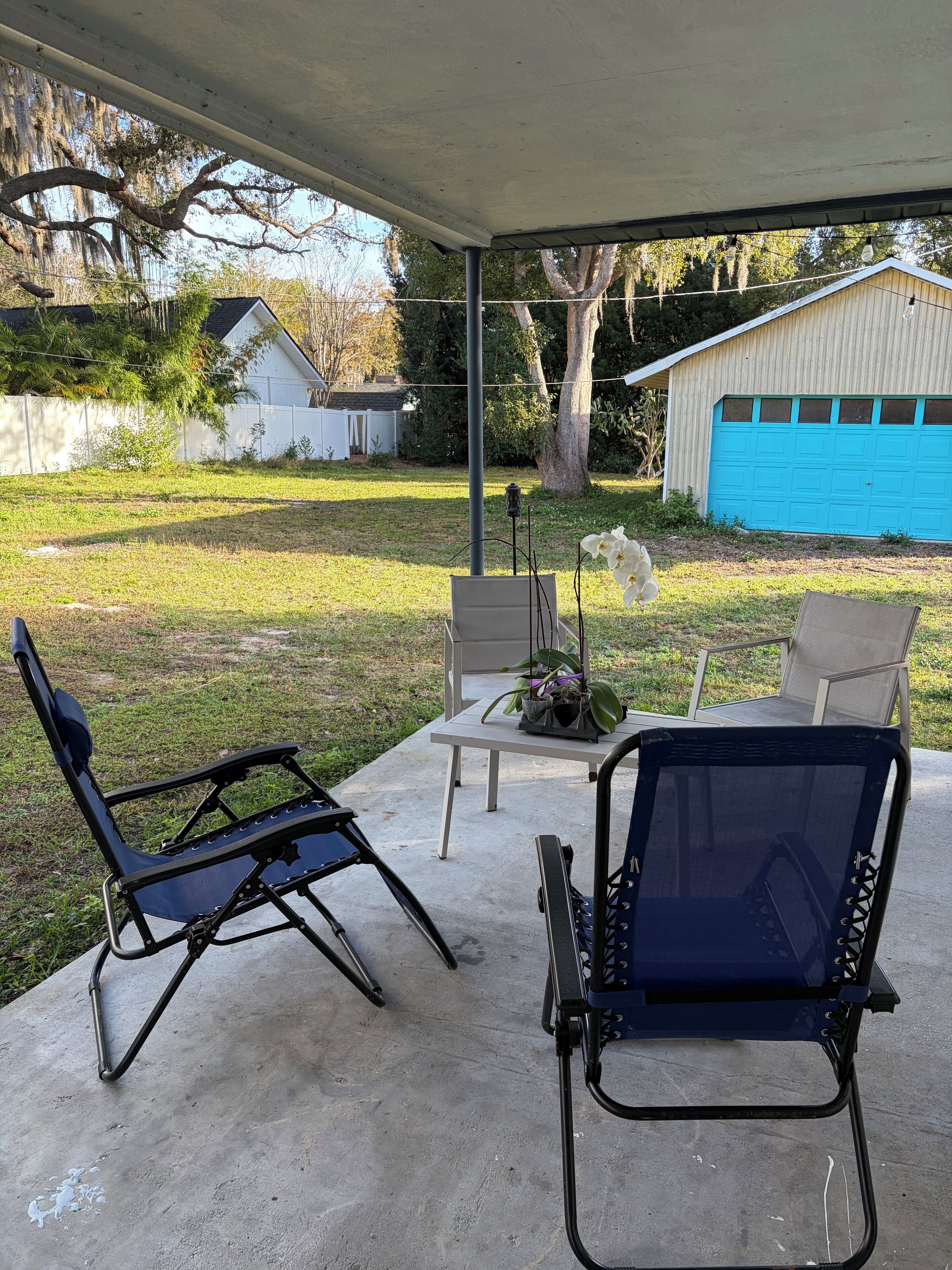 Outdoor dining