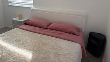 1 bedroom, iron/ironing board, WiFi, bed sheets