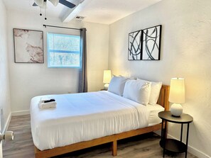 1 makuuhuone, silitysrauta/-lauta, ilmainen Wi-Fi, vuodevaatteet