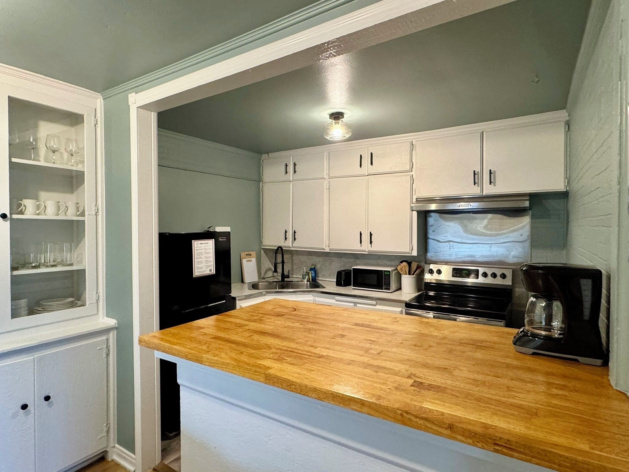 雪櫃、微波爐、焗爐、爐具