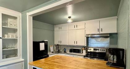 2BR Apt | 5 min to Rose State College | Kitchen, Wi-Fi, Free Parking #L1