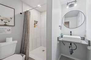 Hårføner og håndklær