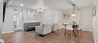 7BR Midwest City home 7 mins from Rose State, 12 from Tinker AFB. Sleeps 16.
