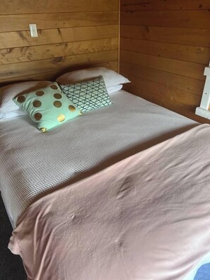 4 chambres, fer et planche à repasser, Wi-Fi gratuit