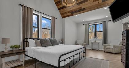 Whispering Pines | Hot Tub + Theater & Game Room