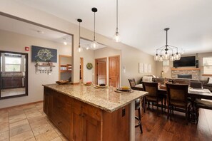 Dining - Walkable Winter Park Gem I Downtown + Amenities (Winter Park)