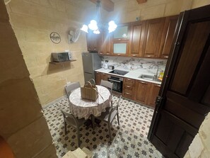 Microwave, oven - Cozy traditional townhome in adorable Birgu (Birgu)