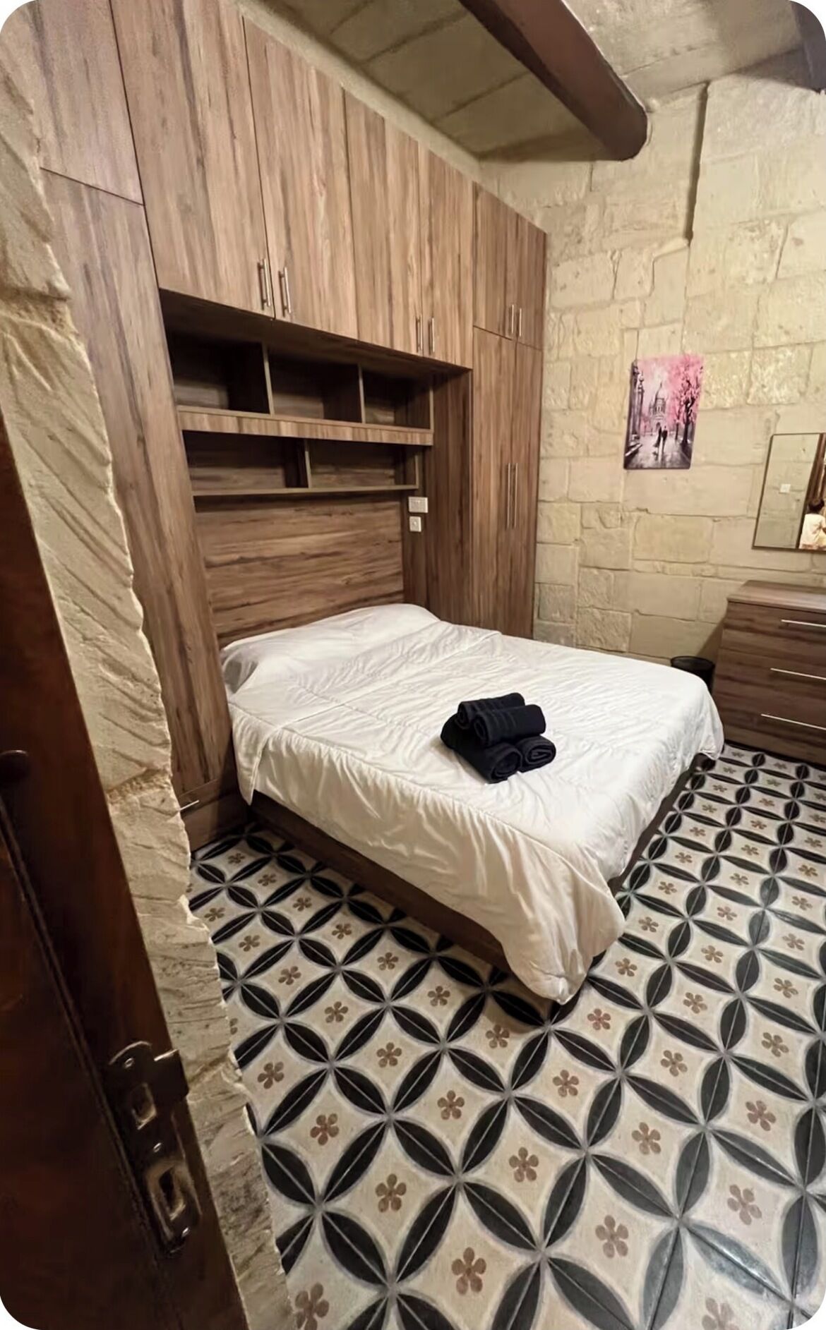 1 chambre, fer et planche à repasser, Wi-Fi, draps fournis