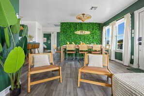 Dining - The Breeze Beach House (Surfside Beach)