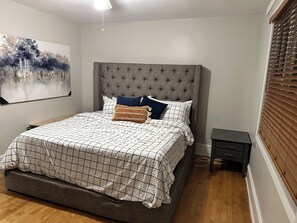 3 slaapkamers, een strijkplank/strijkijzer, wifi, beddengoed