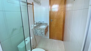 Shower, hair dryer, towels, soap - Caldas Novas - Golden Dolphin Supreme (Caldas Novas)