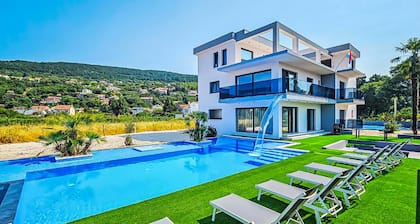 Amazing home in Donji Prolozac