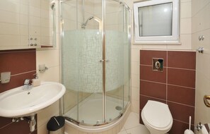 Shower, hair dryer - Stunning apartment in Okrug Gornji with outdoor swimming pool (Okrug Gornji)